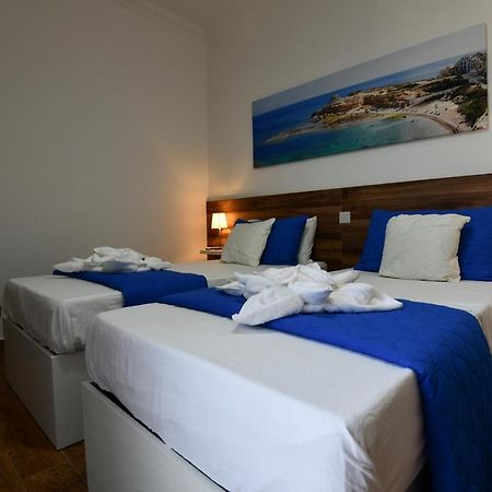 A Bed Of Roses Apartman Marsalforn Kültér fotó