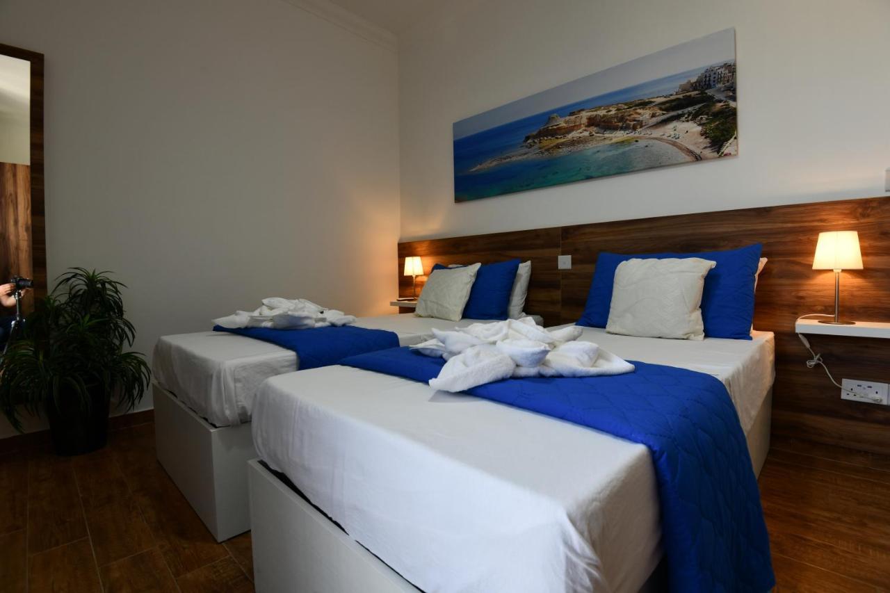 A Bed Of Roses Apartman Marsalforn Kültér fotó