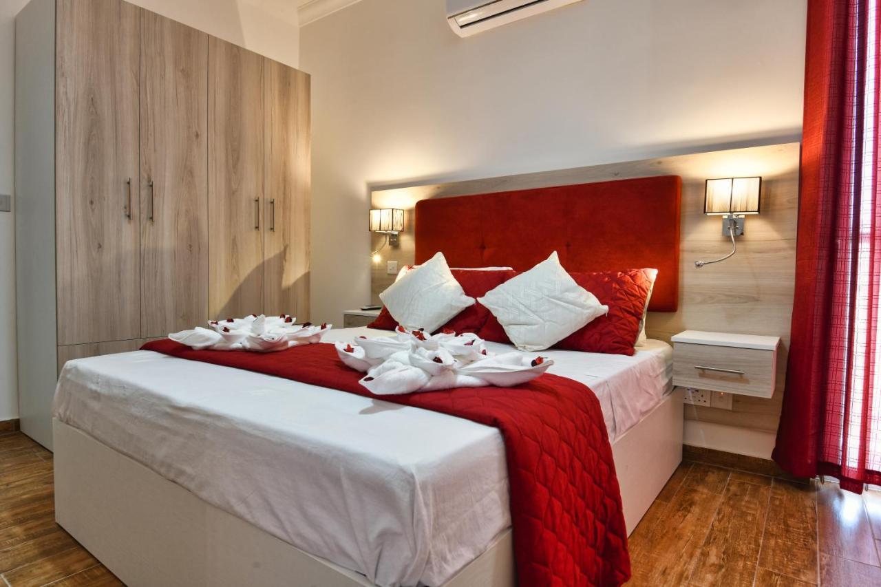 A Bed Of Roses Apartman Marsalforn Kültér fotó